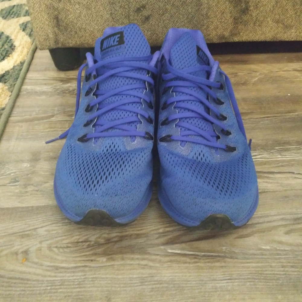 Shoes - Picture 2 of 8